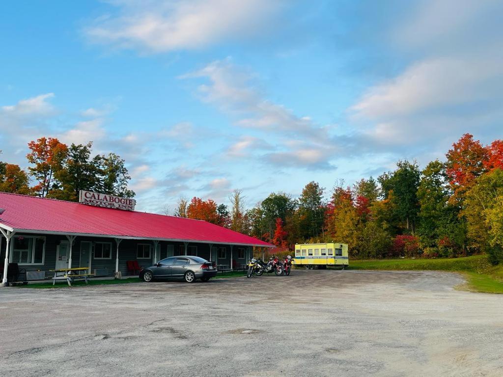 Calabogie Motor Inn Buitenkant foto