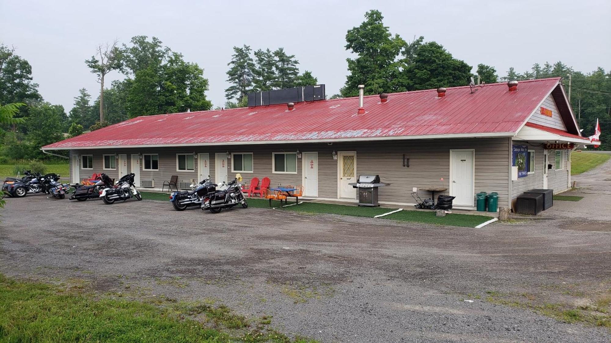 Calabogie Motor Inn Buitenkant foto