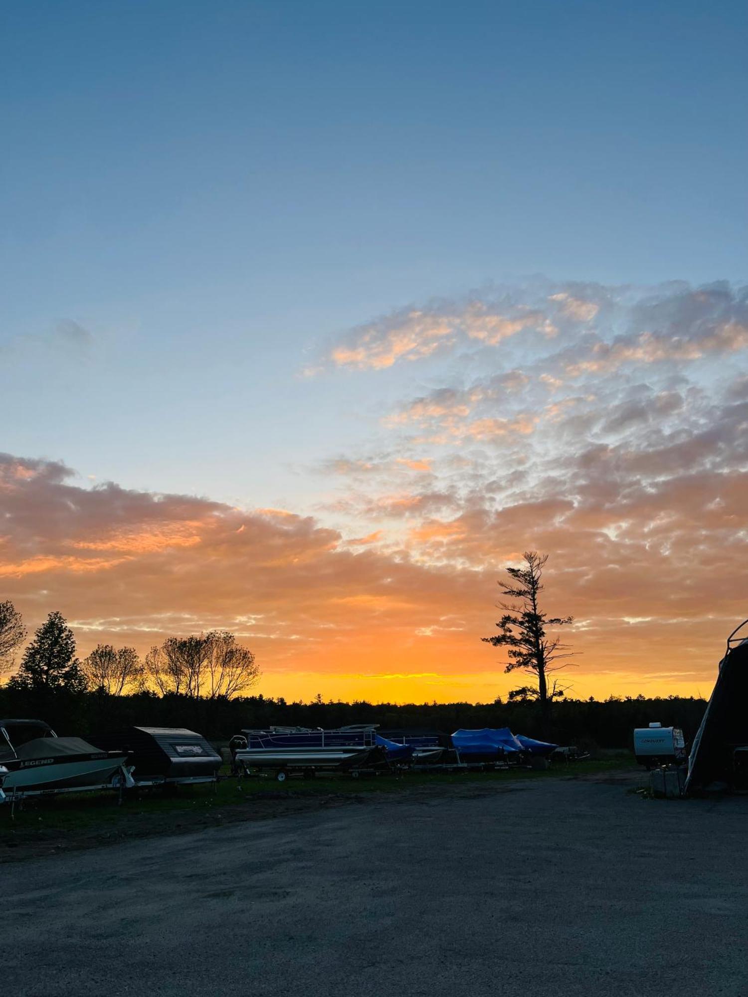 Calabogie Motor Inn Buitenkant foto