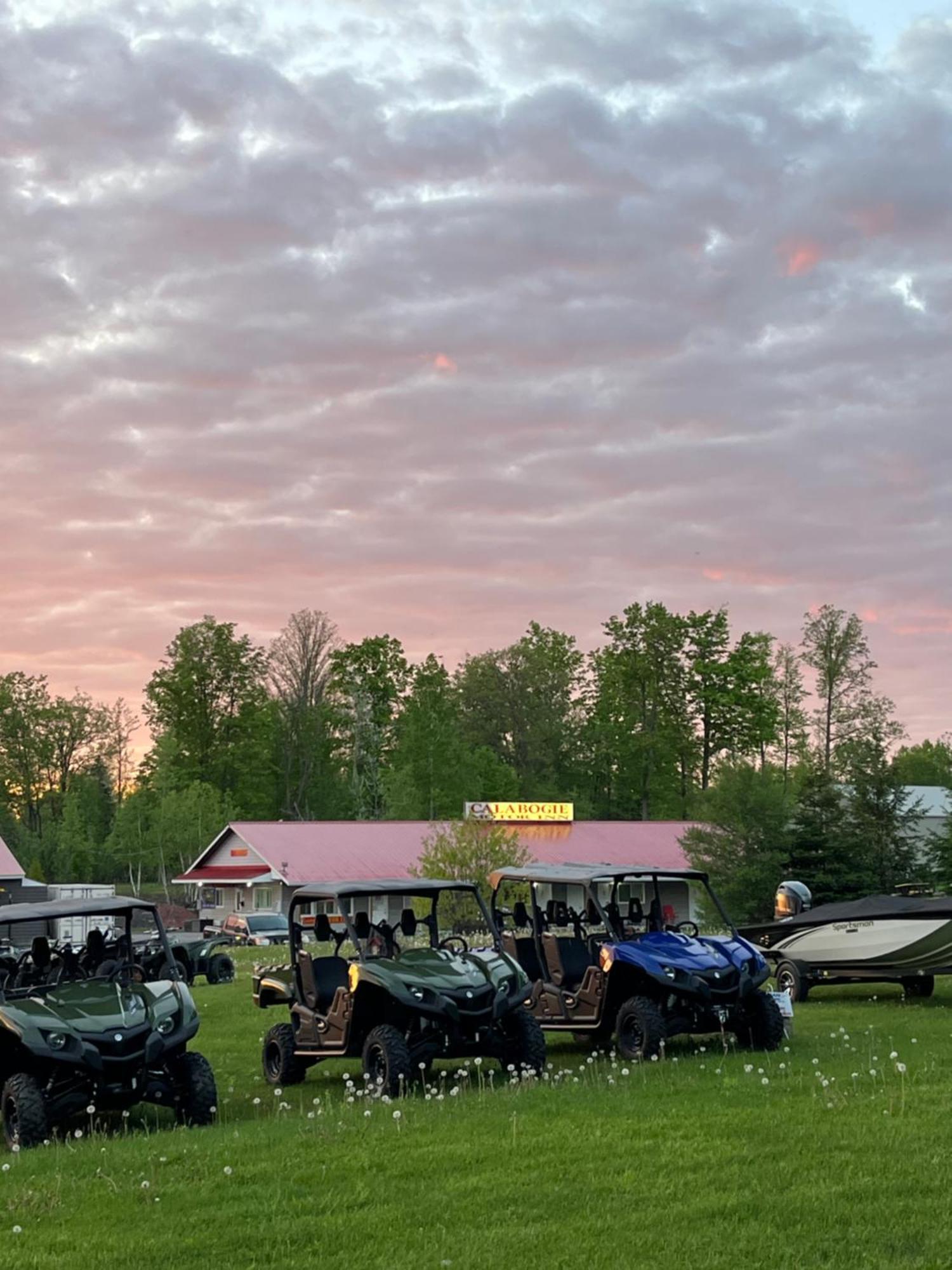 Calabogie Motor Inn Buitenkant foto