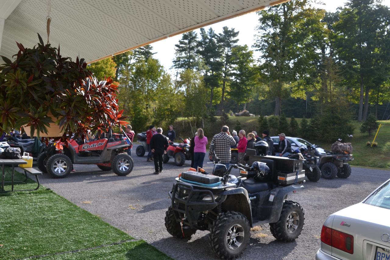 Calabogie Motor Inn Buitenkant foto